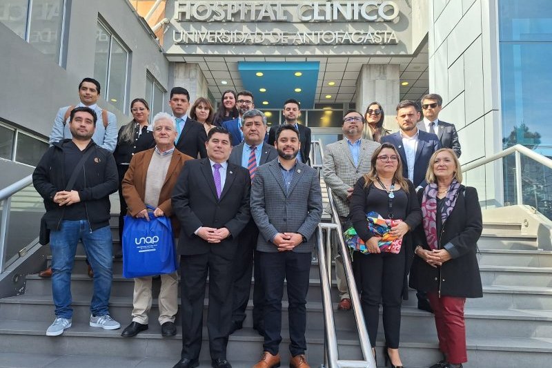 Comisión regional de salud visitó U. de Antofagasta para conocer su experiencia y diseñar carrera de Medicina UNAP