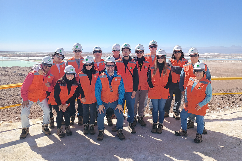 Estudiantes de la Facultad de Ingeniería y Arquitectura visitaron el Salar de Atacama