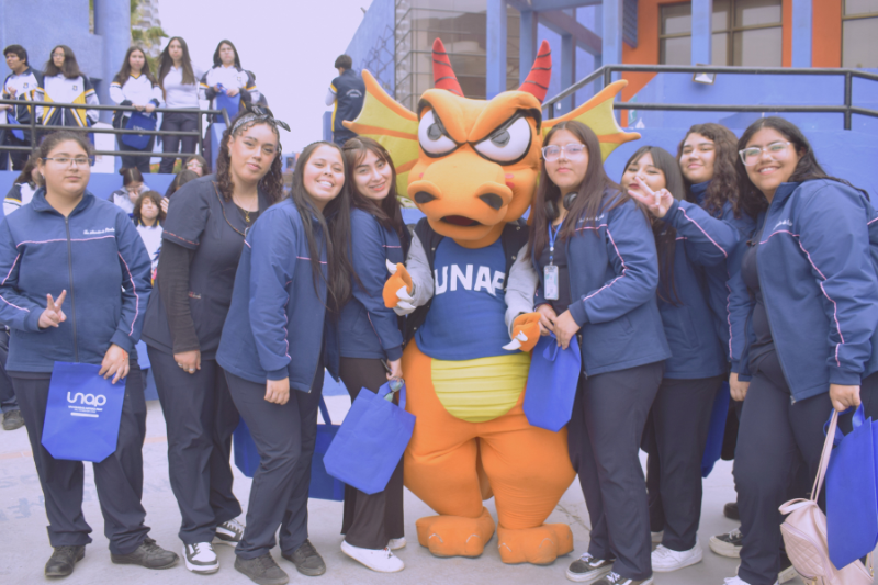 Estudiantes de tercero y cuarto medio técnico profesional exploraron diversas áreas de estudio para proyectar su futuro académico