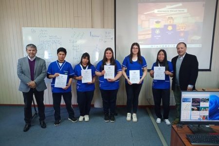 Alumnos del Liceo Bicentenario Politécnico Manuel Montt asisten a clases en la Universidad Arturo Prat Sede Victoria